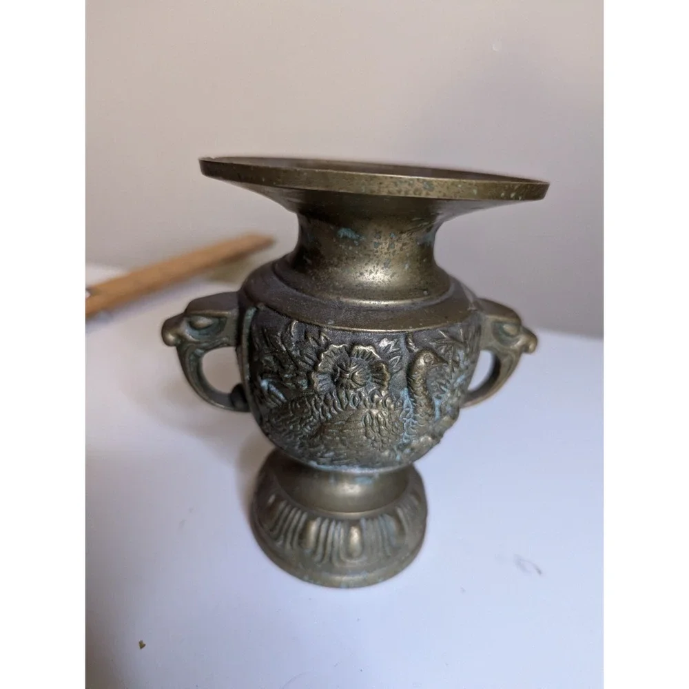 Vintage brass ?‎ Peacock design eagle face handles alter flower vase estate find
